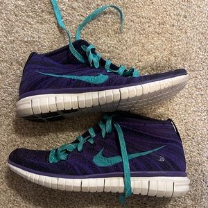 Nike ankle fly knit shoes